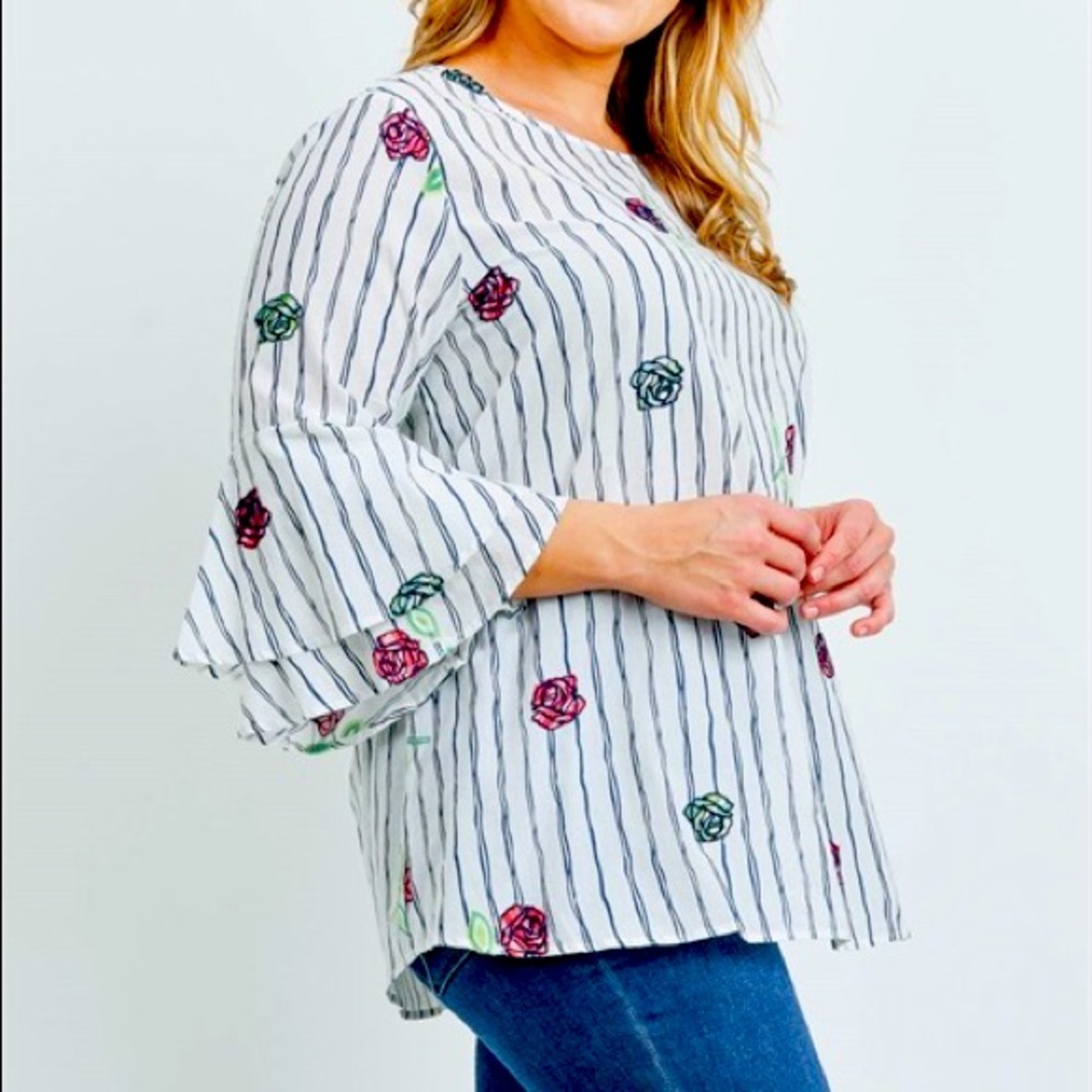 EMBROIDERED TOP 💐 XL